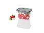 Salade caprese dans un contenant transparent avec couvercle gris.