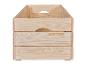 Een houten kist met twee compartimenten.