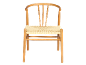 Chaise en bois avec une assise en corde tressée