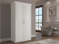 Een witte kast met twee deuren in een modern interieur.