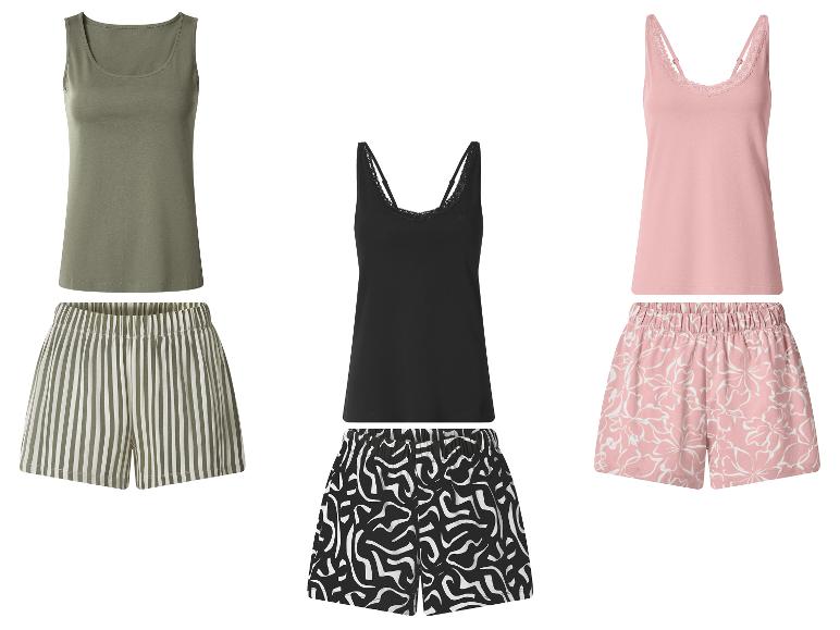 Trois ensembles de hauts et shorts de pyjama pour femmes: vert olive, noir et rose à motifs.