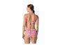 Vrouw in een roze en paars gestreepte bikini, achteraanzicht.