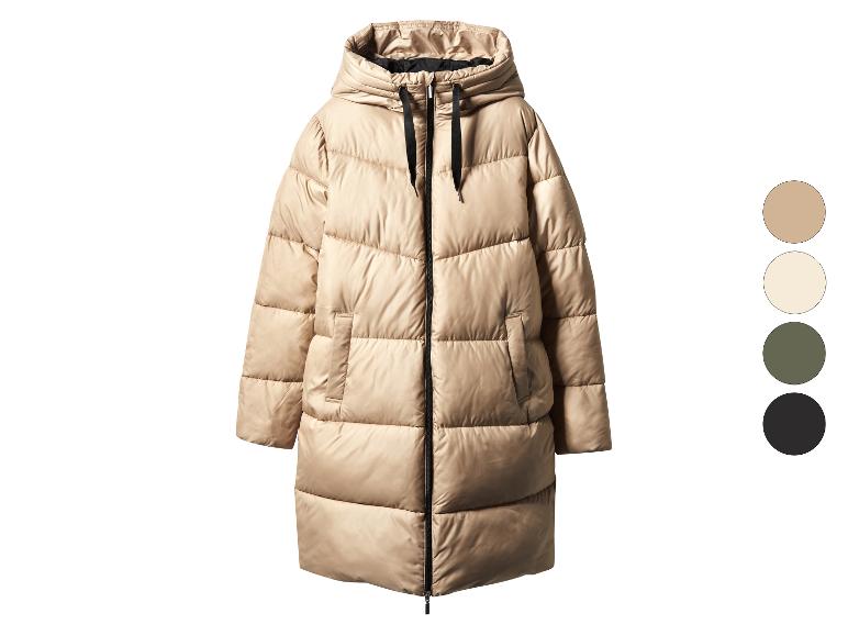Lange beige gewatteerde jas met capuchon en rits, met kleuropties.
