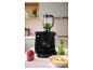 Robot de cuisine SILVERCREST® SKMB 1000 A1 avec smoothie et soupe dans la cuisine.