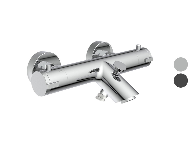 Een chromen thermostaatkraan voor de douche.