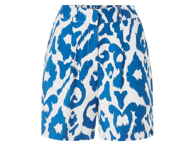 Shorts bleus à imprimé léopard.