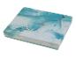 Boîte décorative turquoise avec motif marbré et logo Crelan