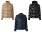 Trois doudounes : beige, bleu marine et noire avec capuche.