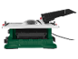 Tegelsnijmachine met diamantzaagblad en zwarte beschermkap.