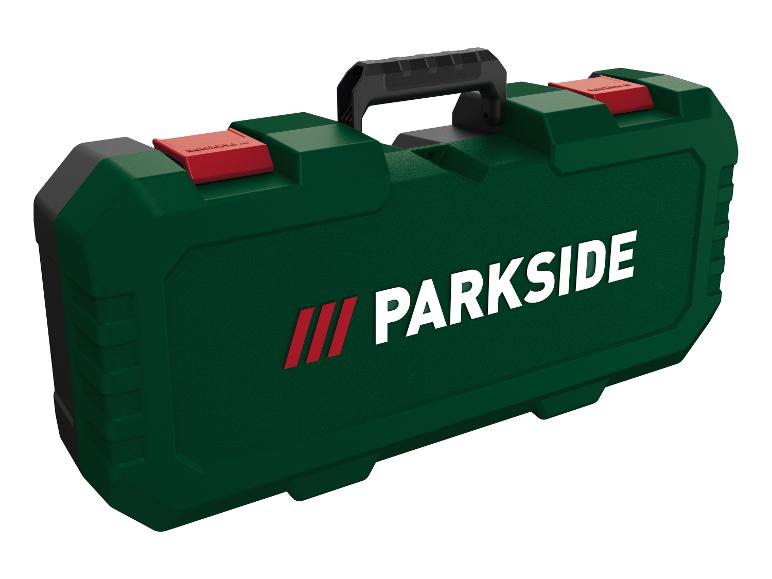 Groene gereedschapskist met zwarte handvatten en rode sluitingen, met een wit logo aan de voorkant.