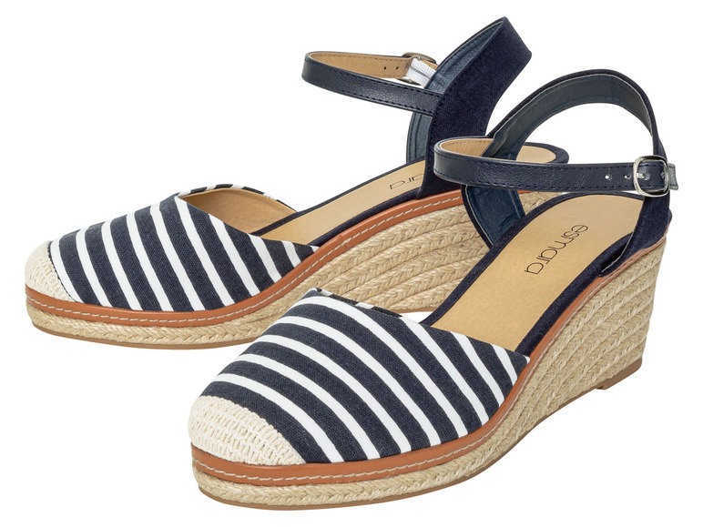Deux paires d'espadrilles à plateforme rayées bleu et blanc