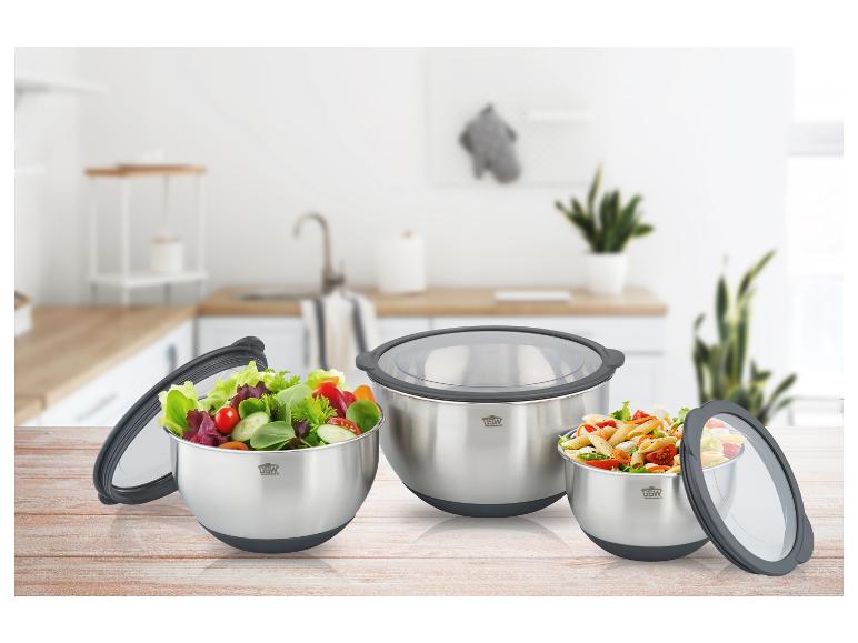 Trois bols GSW avec couvercles, remplis de salade et de pâtes