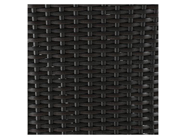 Gros plan sur une texture en osier marron foncé, idéale pour le mobilier d'extérieur.