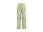 Damesbroek met een groen-witte zebraprint.