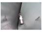 Campinglamp hangend in een tent.