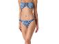 Bikini bleu à imprimé paisley : haut bandeau et bas noué.
