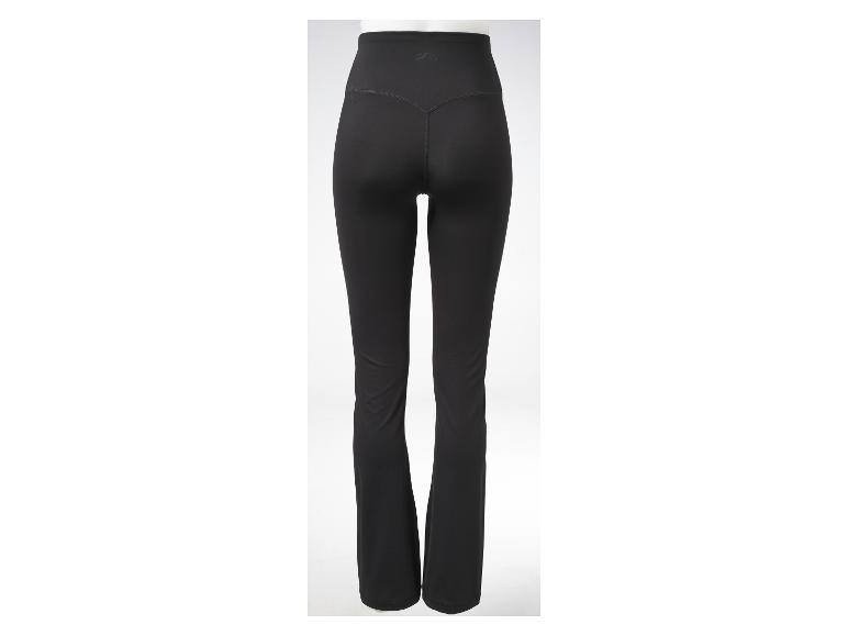 Zwarte yogabroek met hoge taille en uitlopende pijpen, van achteren gezien.