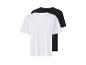 Deux t-shirts à manches courtes, un blanc et un noir, disposés l'un derrière l'autre.