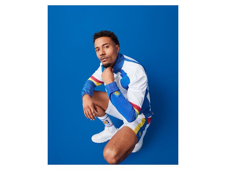Vêtements de sport Lidl : veste, short et chaussettes.