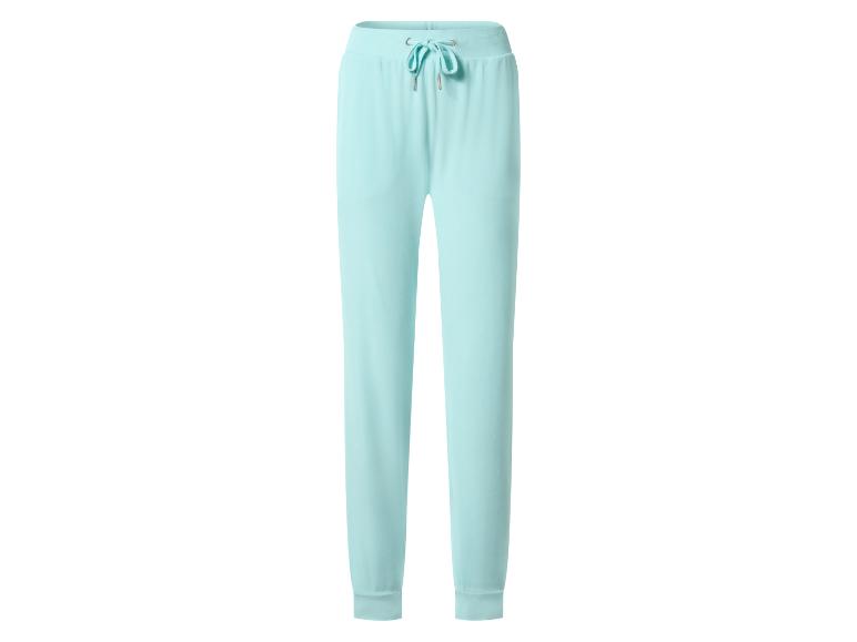 Lichtblauwe joggingbroek met trekkoord in de taille.