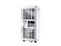 Witte draagbare airconditioner met ventilatieroosters en wielen, achteraanzicht.