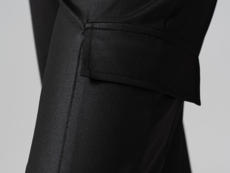 Zwarte broek met een zak