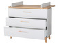 Commode blanche avec trois tiroirs et plan à langer