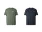 Twee T-shirts met korte mouwen: een groene met de tekst 'SUMMER SURF' en een blauwe met een landschap.