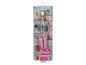 Barbiepop in verpleegstersuniform met stethoscoop in verpakking.