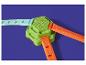 Bouwspeelgoed met groene basis en drie gekleurde banden: turquoise en twee oranje.