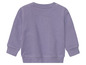 Un sweat-shirt violet à manches longues pour bébé.