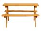 Table de pique-nique en bois avec bancs attachés