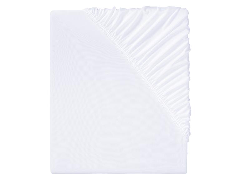 Drap-housse blanc uni.