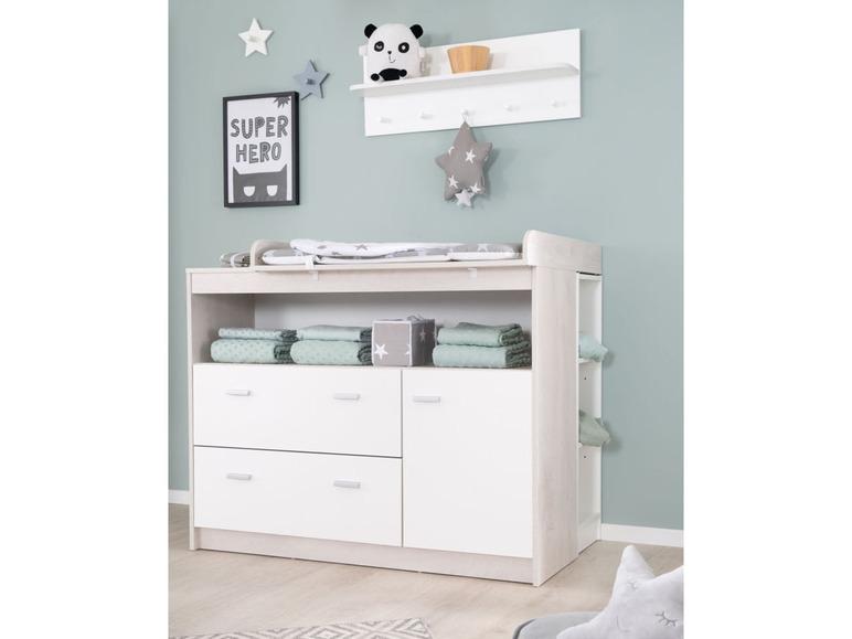 Commode blanche avec plan à langer pour bébé