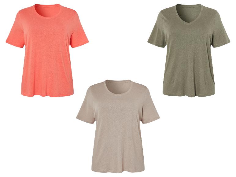 Trois t-shirts à manches courtes: corail, kaki et beige.