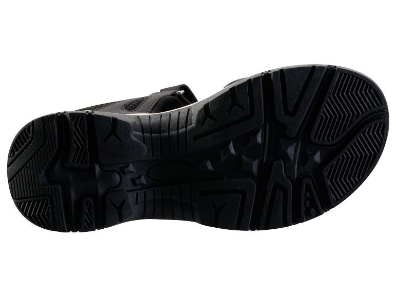 Zwarte sport sandaalzool met profiel.