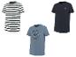 Drie heren T-shirts: één gestreept, één blauw met maritieme print en één donkerblauw met logo.