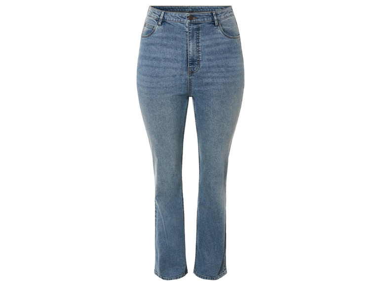 Un jean bleu à taille haute.
