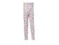 Witte kinderlegging met kleurrijk bloemen- en hartenpatroon.