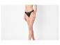 Zwarte kanten string voor dames op een model