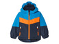 Une veste bleue, orange et bleu marine avec une capuche.