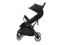 Une poussette UPPAbaby pliée.