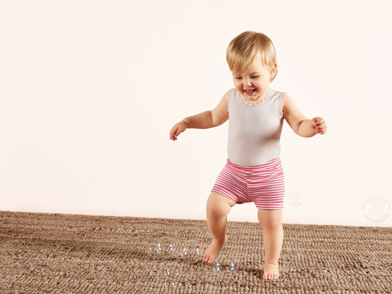 Aller en mode plein écran Set de 2 shorts bébé en un mélange de coton - Photo 6