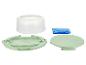 Boîte à gâteau avec dôme transparent, base vert clair et pack de glace bleu.