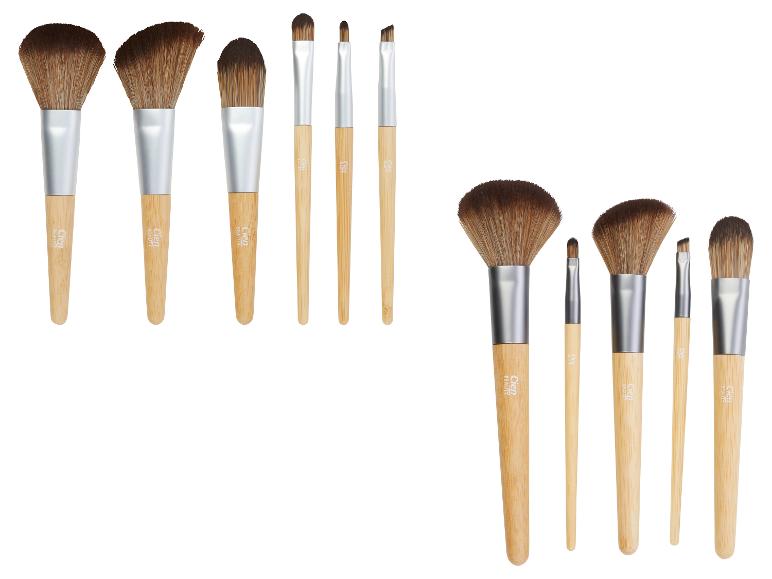 Un ensemble de huit pinceaux de maquillage Cien Beauty, comprenant de gros pinceaux à poudre et de petits pinceaux pour eye-liner.
