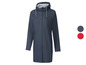 Un imperméable bleu à capuche