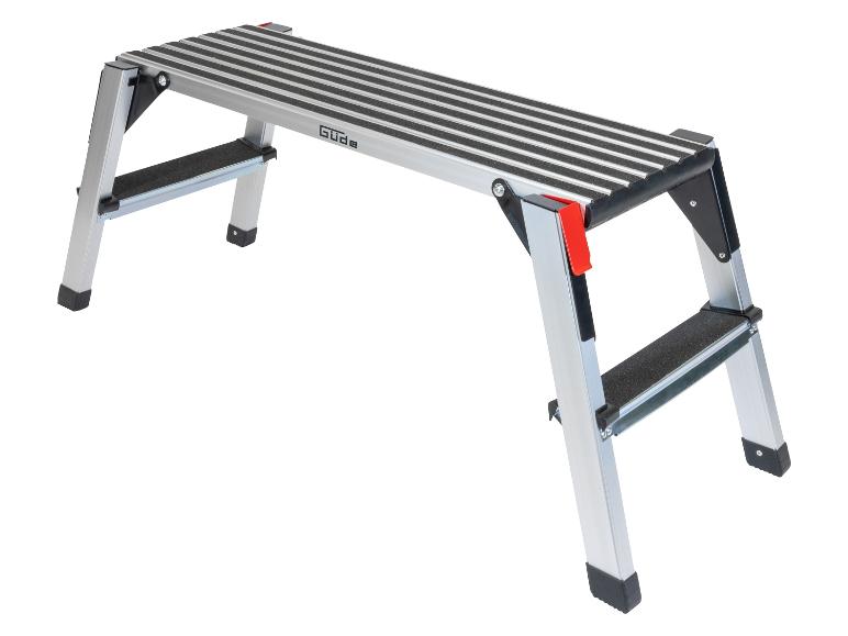 Een Guide aluminium vouwtrap met antislip oppervlakte.