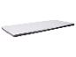 Surmatelas blanc avec bordure grise sur fond blanc.