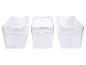 Trois bacs de rangement en plastique transparent avec poignées, sur fond blanc.