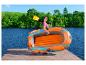 Opblaasbare Bestway Condor Elite 2000 boot, oranje en blauw, aan een steiger.